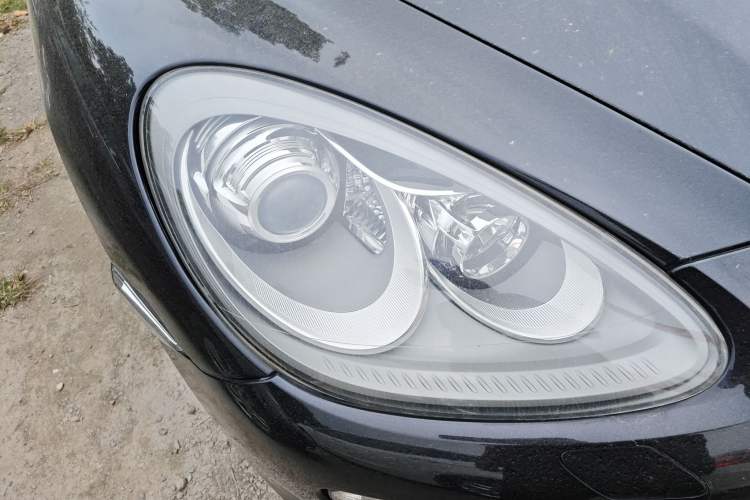 Used Porsche Cayenne 2011 Cayenne S Hybrid 3.0T Right Front Headlight