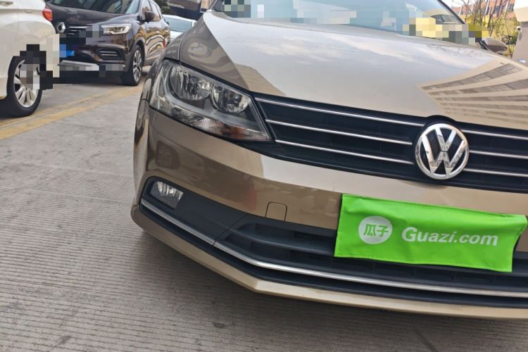 Used Volkswagen Sagitar 2018 1.6L Automatic Comfort Model Right Front Headlight