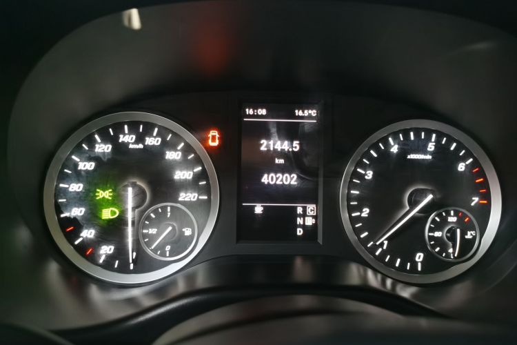 Used Mercedes-Benz Vito 2018 2.0T Business Version China VI Emission Standard
