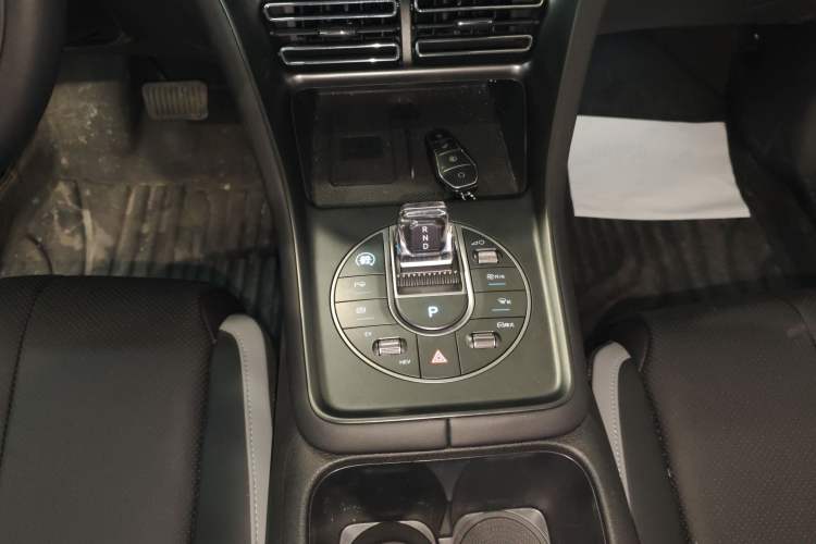 Used BYD Sealion 05 DM-i 2025 DM-i Smart Drive 115KM Flagship Model Gear Lever