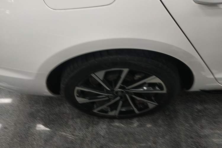 Used Audi A4L 2023 40 TFSI Luxury Dynamic Model Exterior 5