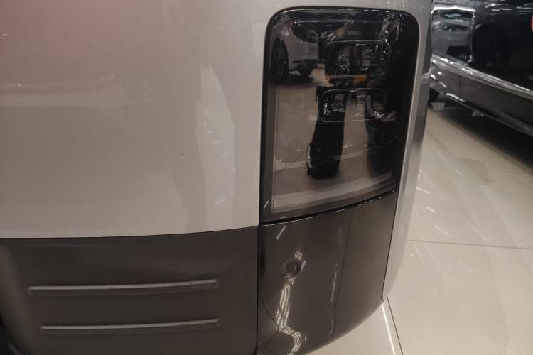 Used Li Auto MEGA 2024 Ultra Model
