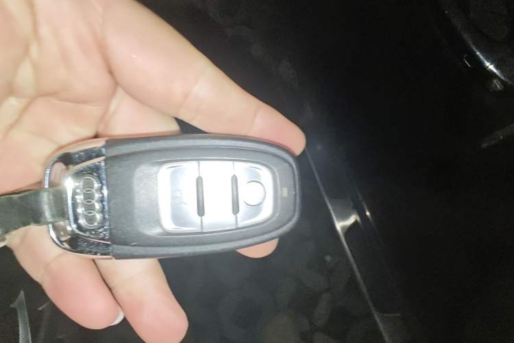 Used Audi Q5 2017 Plus 40 TFSI Technology Model
