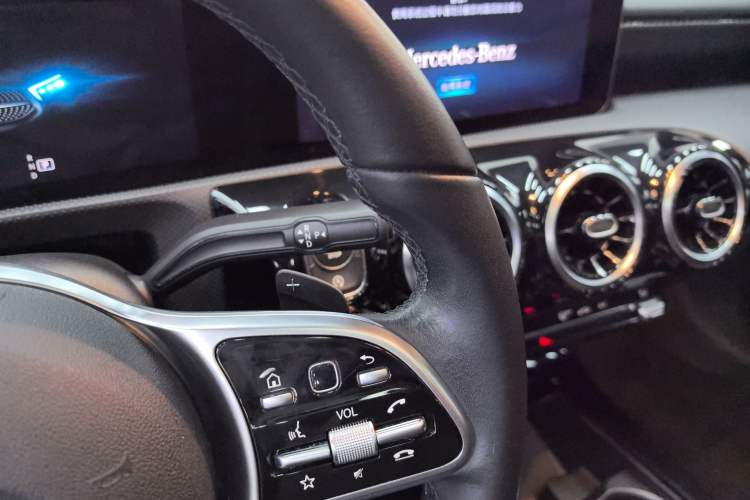 Used Mercedes-Benz A-Class 2019 A 200 Dynamic Edition Gear Lever