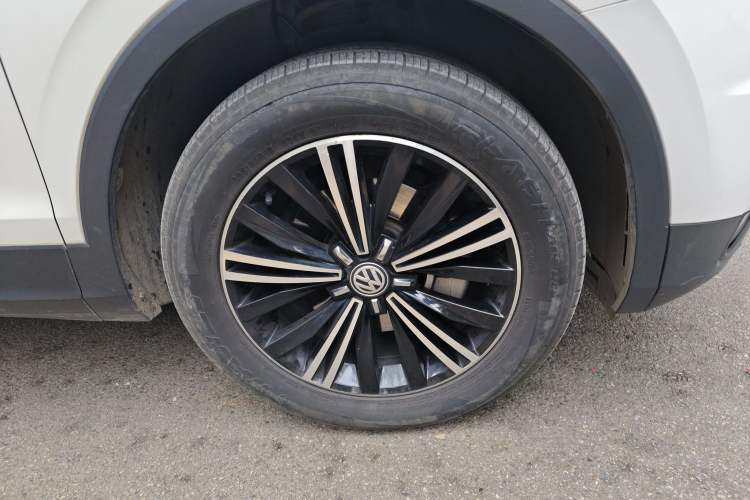 Used Volkswagen Tiguan L 2020 330TSI Automatic Two-Wheel Drive Luxury Edition China VI Standard