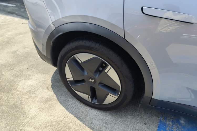 Used ONVO L60 2024 60 kWh Rear-Drive Version