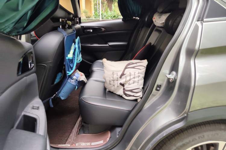 Used Mitsubishi Eclipse Cross 2018 1.5T CVT Two-Wheel Drive Belief Edition Left Rear Seat