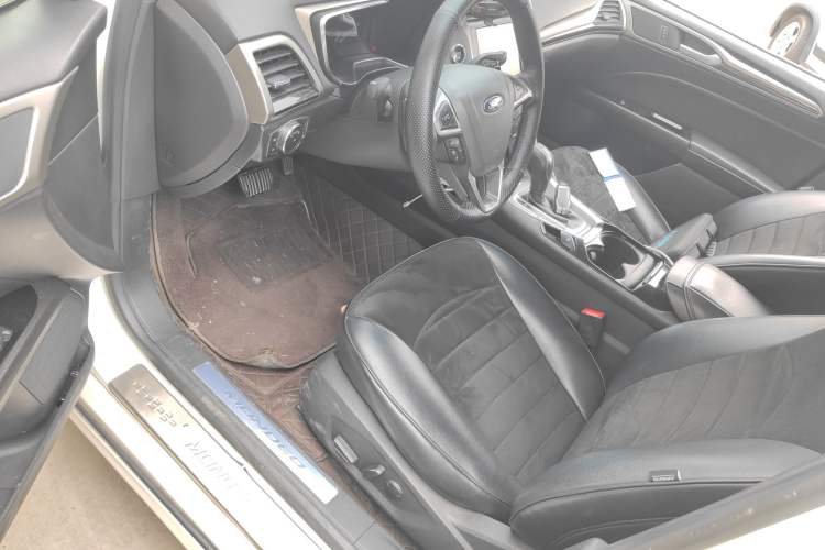 Used Ford Mondeo 2013 2.0L GTDi 200 Luxury Model Driver Seat