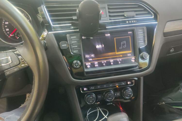 Used Volkswagen Tiguan L 2017 330TSI Automatic Two-Wheel Drive Luxury Edition
