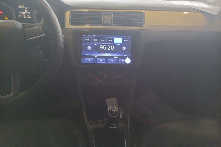 Used Skoda Rapid 2019 1.5L Manual Comfort Edition China VI Standard Audio And AC Panel