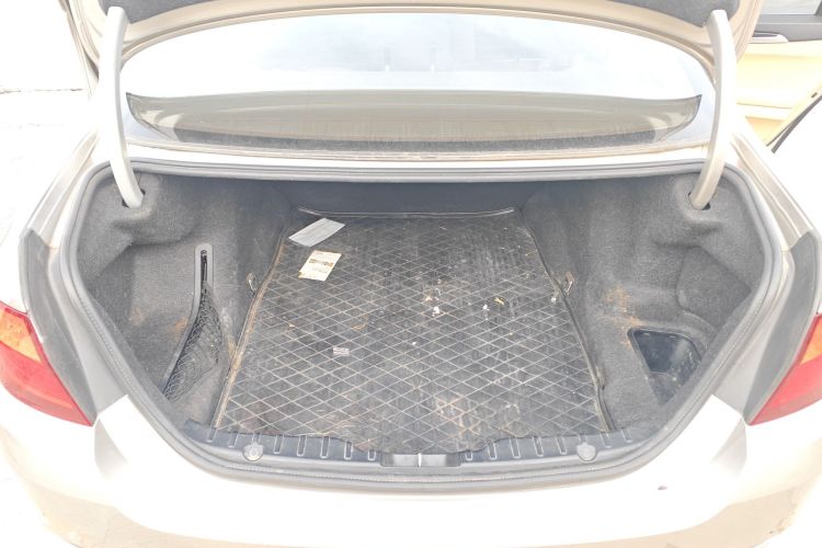 Used BMW 5 Series 2013 525Li Leading Model Trunk