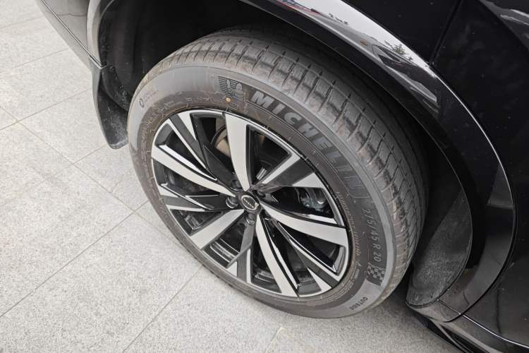 Used Volvo XC90 2025 Facelifted B5 Zhiyi Luxury Edition 5 Seats