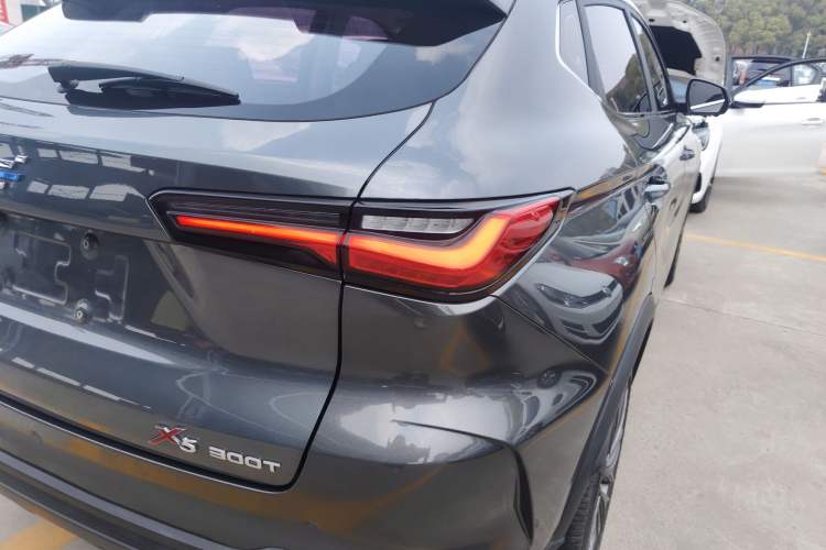 Used CHANGAN OSHAN X5 2021 1.5T DCT Flagship Edition Exterior 3