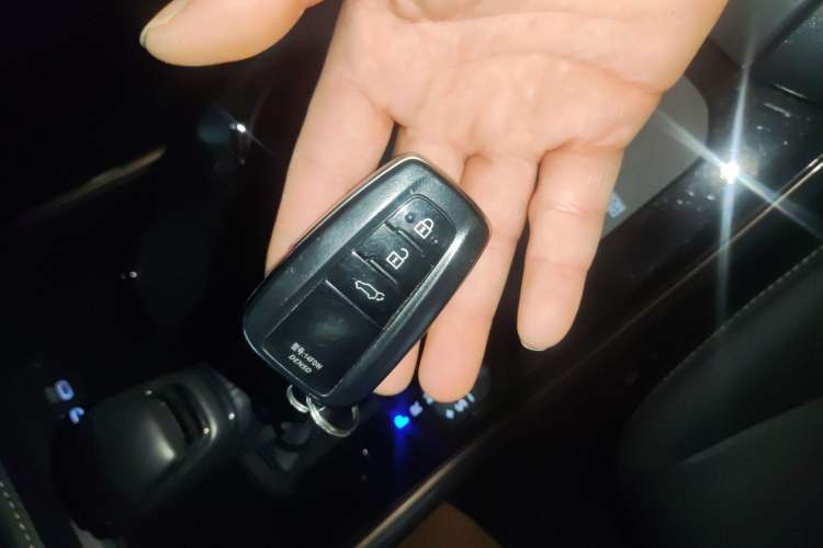 Used Toyota Highlander 2023 2.5L Smart Electric Hybrid Dual-Engine 4x4 Knight Edition 7 Seats
