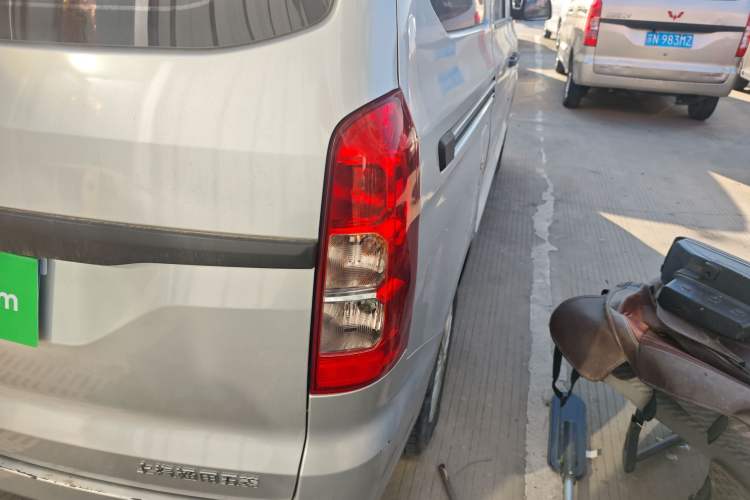 Used Wuling Hongguang V 2022 1.5L Jingqu Version Hydraulic Power Steering LAR