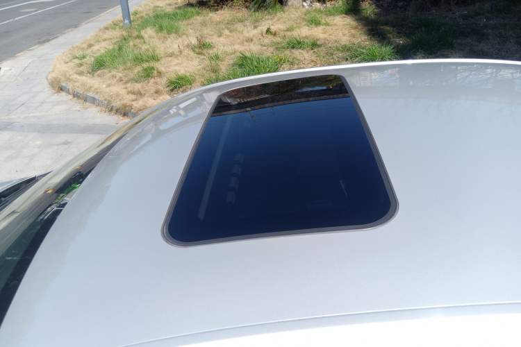 Used Roewe i5 2019 20T Automatic 4G Connected Supercharged Flagship Edition
