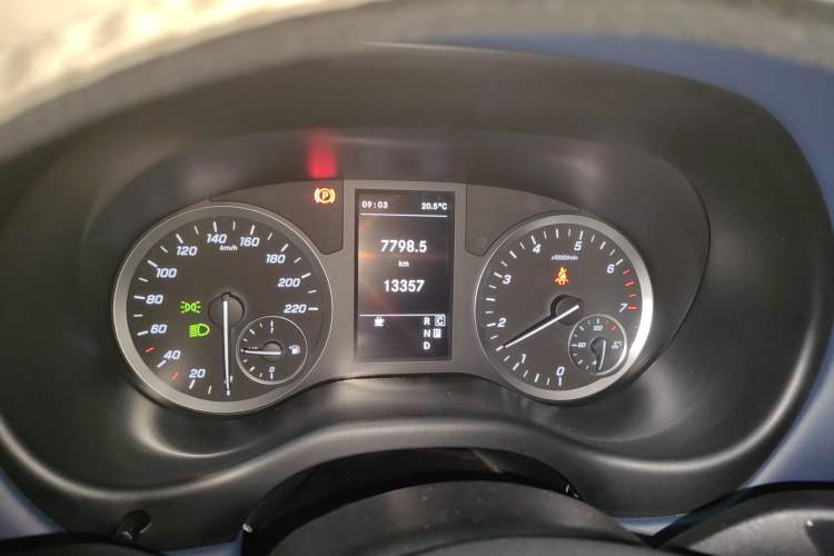 Used Mercedes-Benz Vito 2023 2.0T Elite Version 7 Seats Instrument Cluster