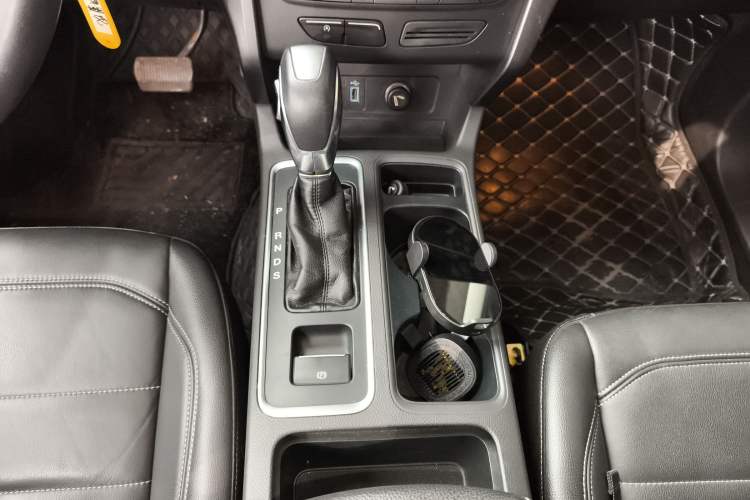 Used Ford Kuga 2018 EcoBoost 180 Two-Wheel-Drive Platinum Edition
