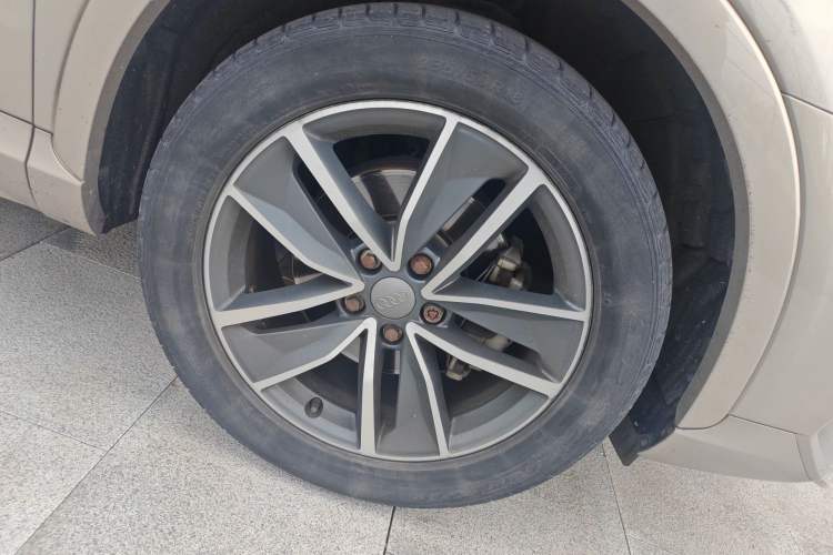 Used Audi Q3 2018 30 TFSI Fashion Edition Collector's Version Right Front Wheel Hub