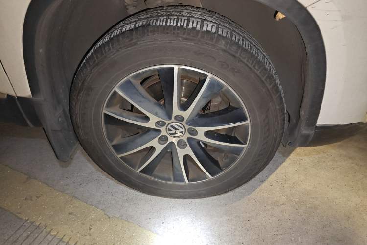 Used Volkswagen Tiguan L 2015 1.8TSI Automatic Two-Wheel Drive Luxury Model
