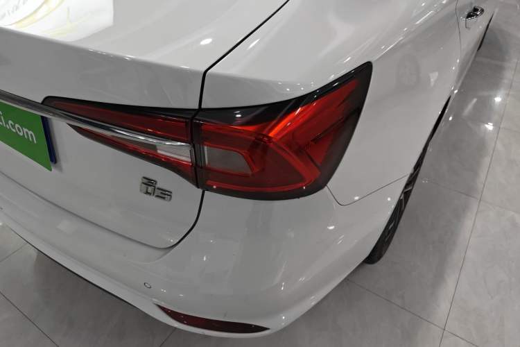 Used Roewe i5 2020 1.5L Automatic 4G Connect Luxury Flagship Edition
