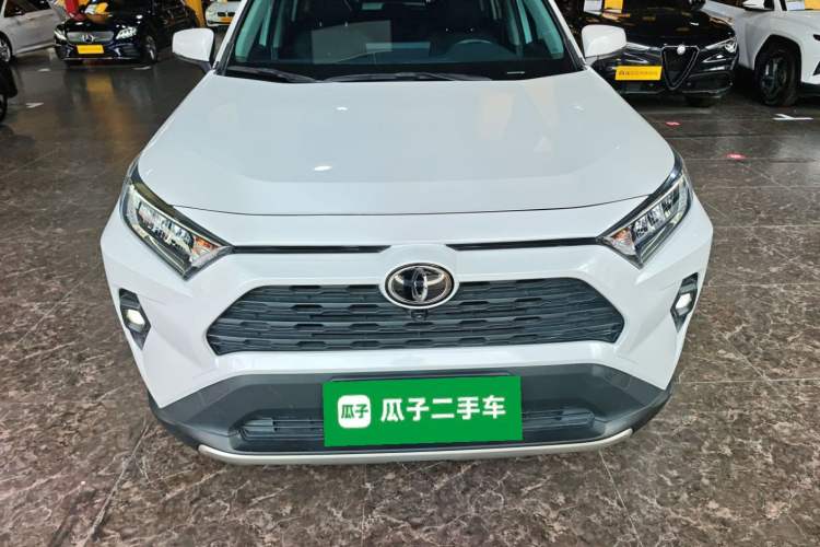 Used Toyota RAV4 2023 2.0L CVT Two-Wheel Drive Fashion Edition
