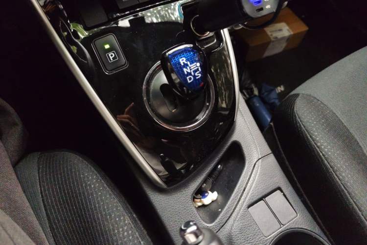 Used Toyota Levin 2017 Revised Dual-Engine 1.8H GS E-CVT Elite Sunroof Version China V Standard Gear Lever