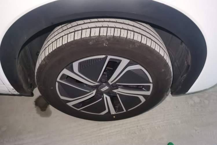 Used Geely Galaxy Xingjian 7 EM-i 2025 120km Exploration+ Version Right Front Wheel Hub