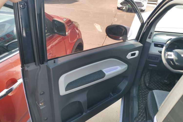 Used Chery New Energy QQ Ice Cream 2022 170km Sundae Phosphate Lithium-Ion