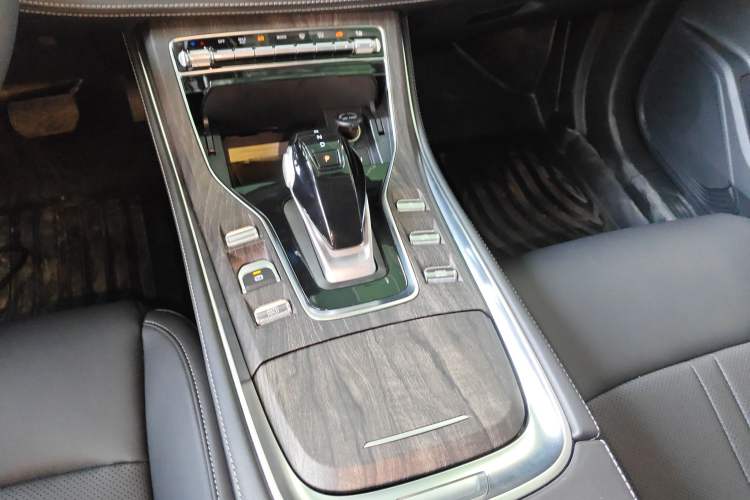 Used Landian E5 2024 Honor Edition 100KM Deluxe 7-Seater
