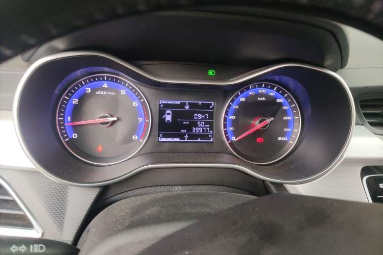 Used Geely Auto Vision 2019 Upgraded Model 1.5L Manual Luxury Version China VI Standard