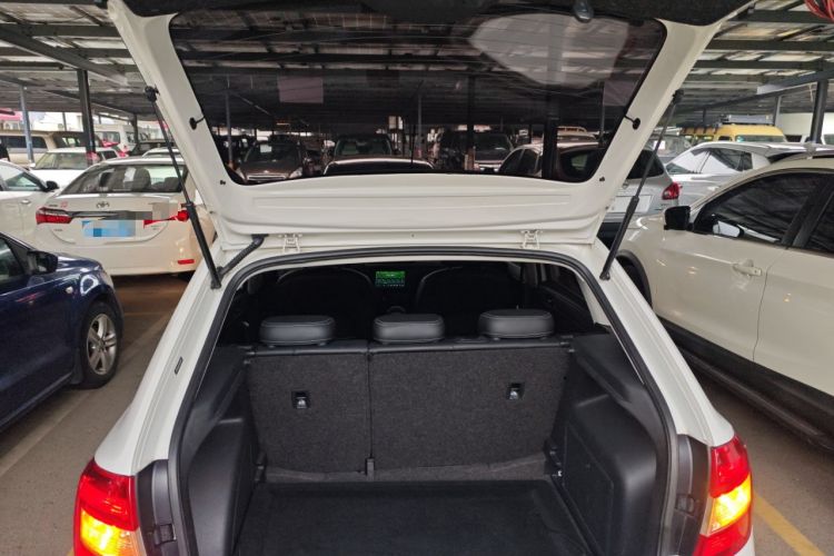 Used Skoda Rapid Spaceback 2016 Revised 1.6L Automatic Chuanxing Version Trunk