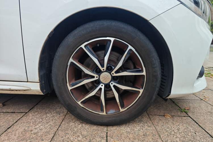 Used BYD Song MAX 2017 1.5T Automatic Smart Connect Elite 7-Seater Right Front Wheel Hub