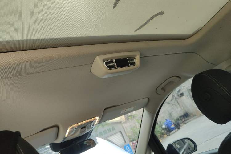 Used Mercedes-Benz V-Class 2018 V 260 Prestige Edition China VI Headliner