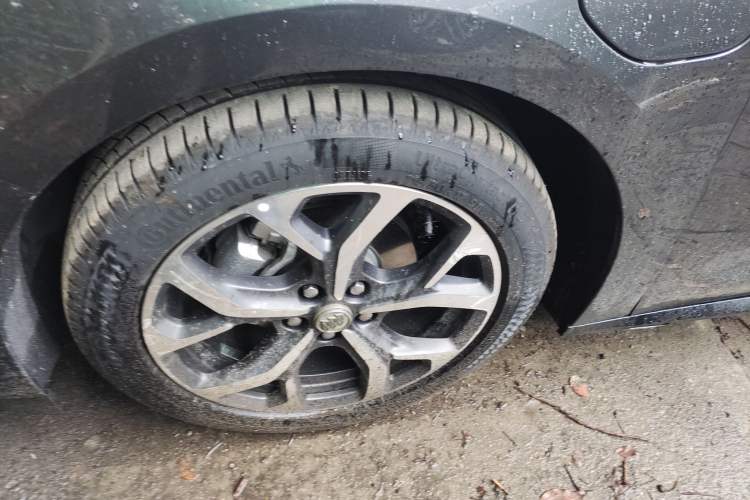 Used Buick VELITE 5 2017 Urban Extended-Range Model Left Front Wheel Hub