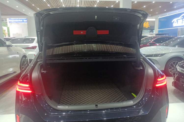 Used BMW i5 2025 eDrive 35L M Sport Package
