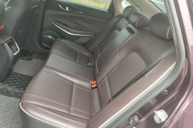 Used Changan Raeton CC 2018 1.5T Manual Luxury Model China V Standard
