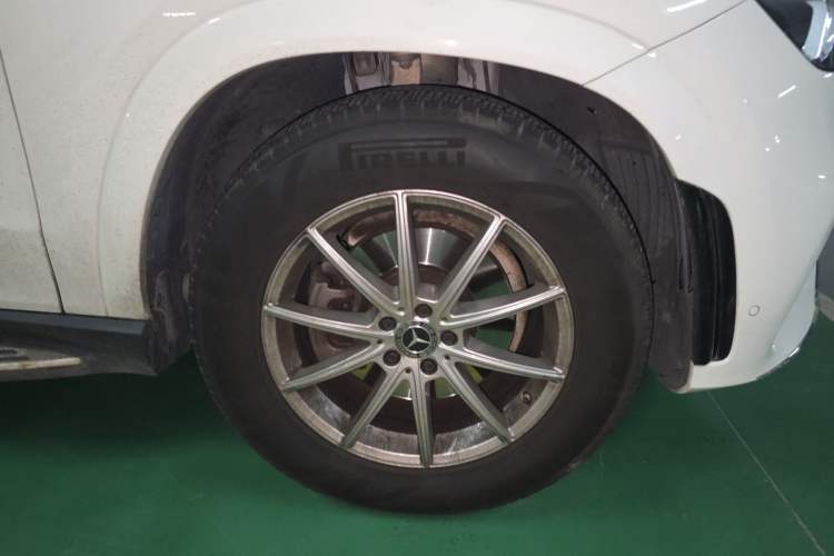 Used Mercedes-Benz GLE 2020 Restyled GLE 350 4MATIC Fashion Edition Special Version Right Front Wheel Hub