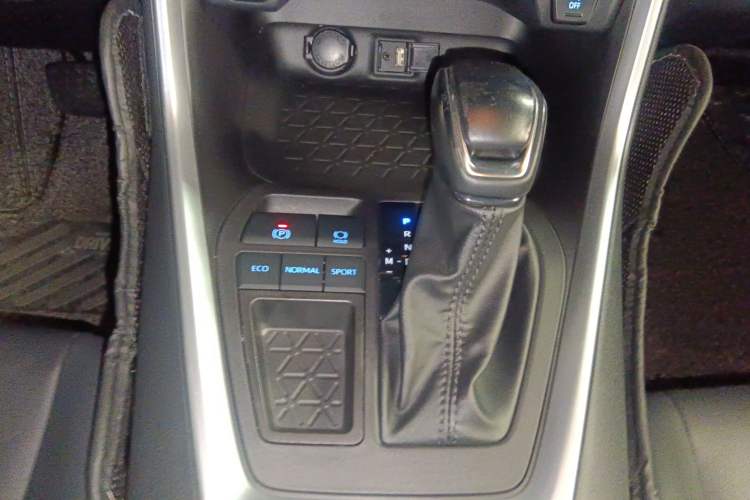 Used Toyota Wildlander 2022 2.0L CVT Two-Wheel Drive Luxury PLUS Edition