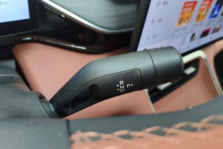 Used Geely Galaxy L6 2025 EM-i 140km Starship Edition Gear Lever