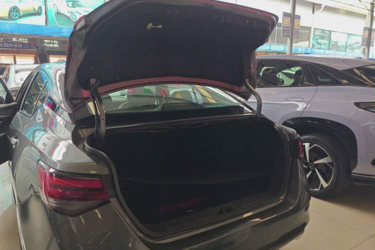 Used Nissan Sylphy 2021 1.6L XL CVT Enjoyment Edition Trunk