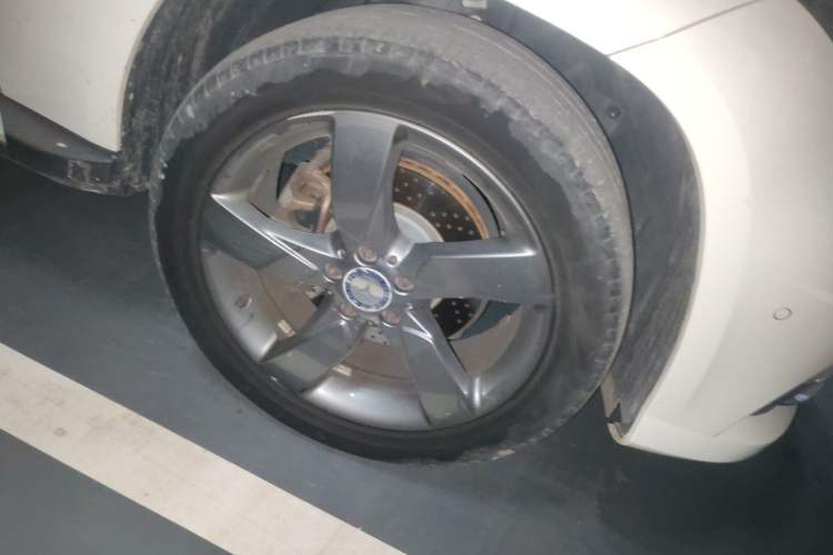 Used Mercedes-Benz GLK-Class 2015 GLK 260 4MATIC Fashion Edition Ultimate Version Right Front Wheel Hub