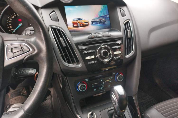 Used Ford Focus 2015 Hatchback EcoBoost 125 Automatic Supreme Style Edition
