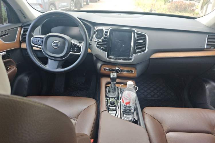 Used Volvo XC90 2019 T6 Zhiyi Edition 7-Seater China V Emission Standard