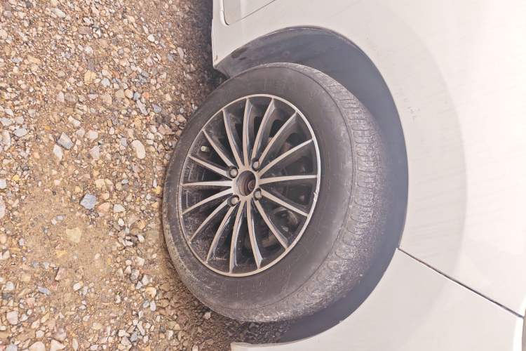 Used Honda Fit 2016 1.5L LX CVT Comfort Model Right Front Wheel Hub