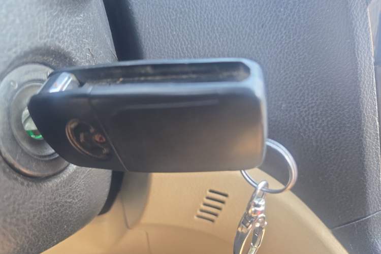 Used Haval H6 2011 Green Silence 2.0T Manual Two-Wheel Drive Urban Model