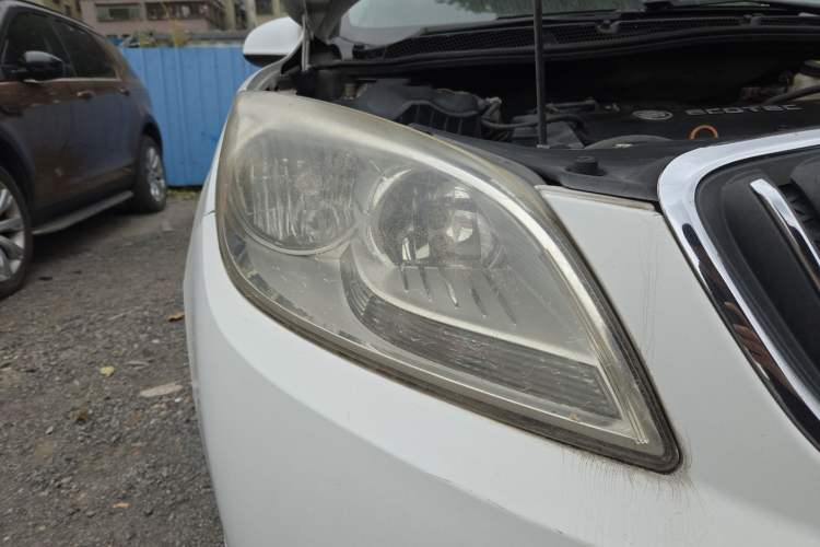 Used Buick GT 2013 GT 1.6L Automatic Fashion Edition Right Front Headlight