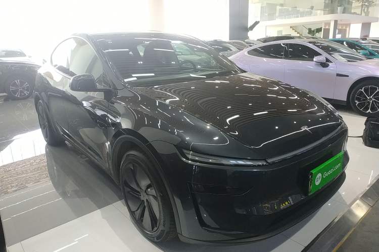 Used Tesla Model Y 2025 Long-Range All-Wheel-Drive Version
