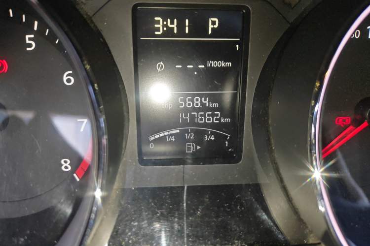 Used Volkswagen Sagitar 2015 1.6L Automatic Comfort Model
