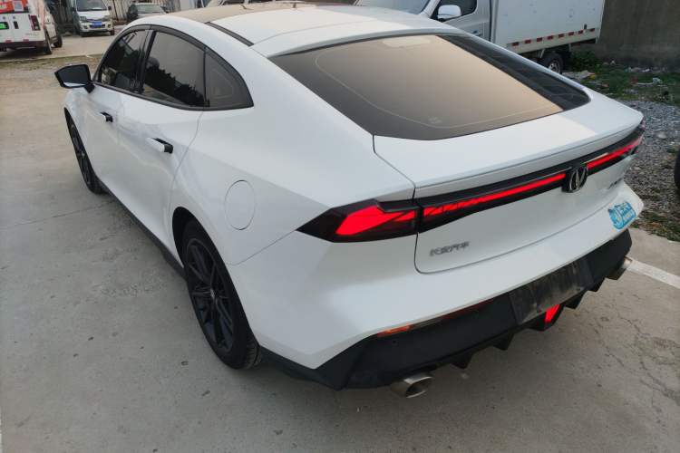 Used Changan UNI-V 2022 1.5T Prestige Version